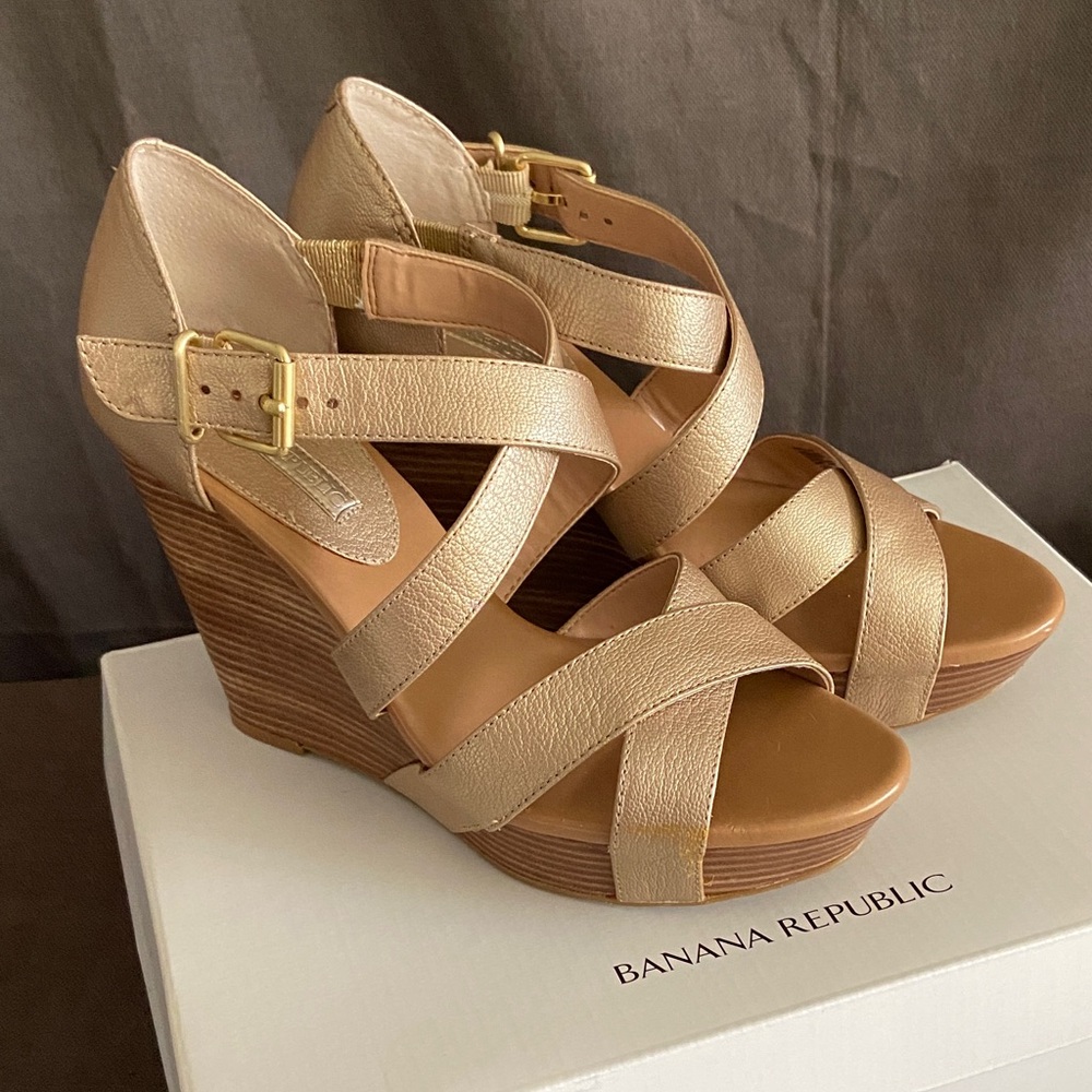 Banana Republic Metallic Gold Strappy Wedge Sandals